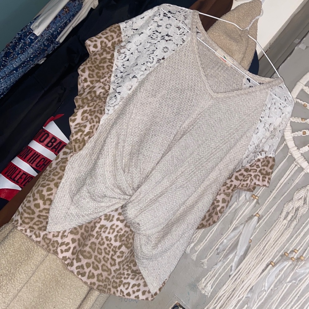 A beautiful cheetah shirt
